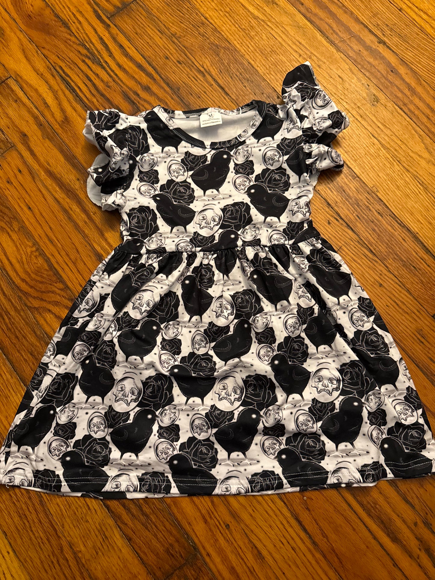 Halloweenlive2025-chicken black flower dress