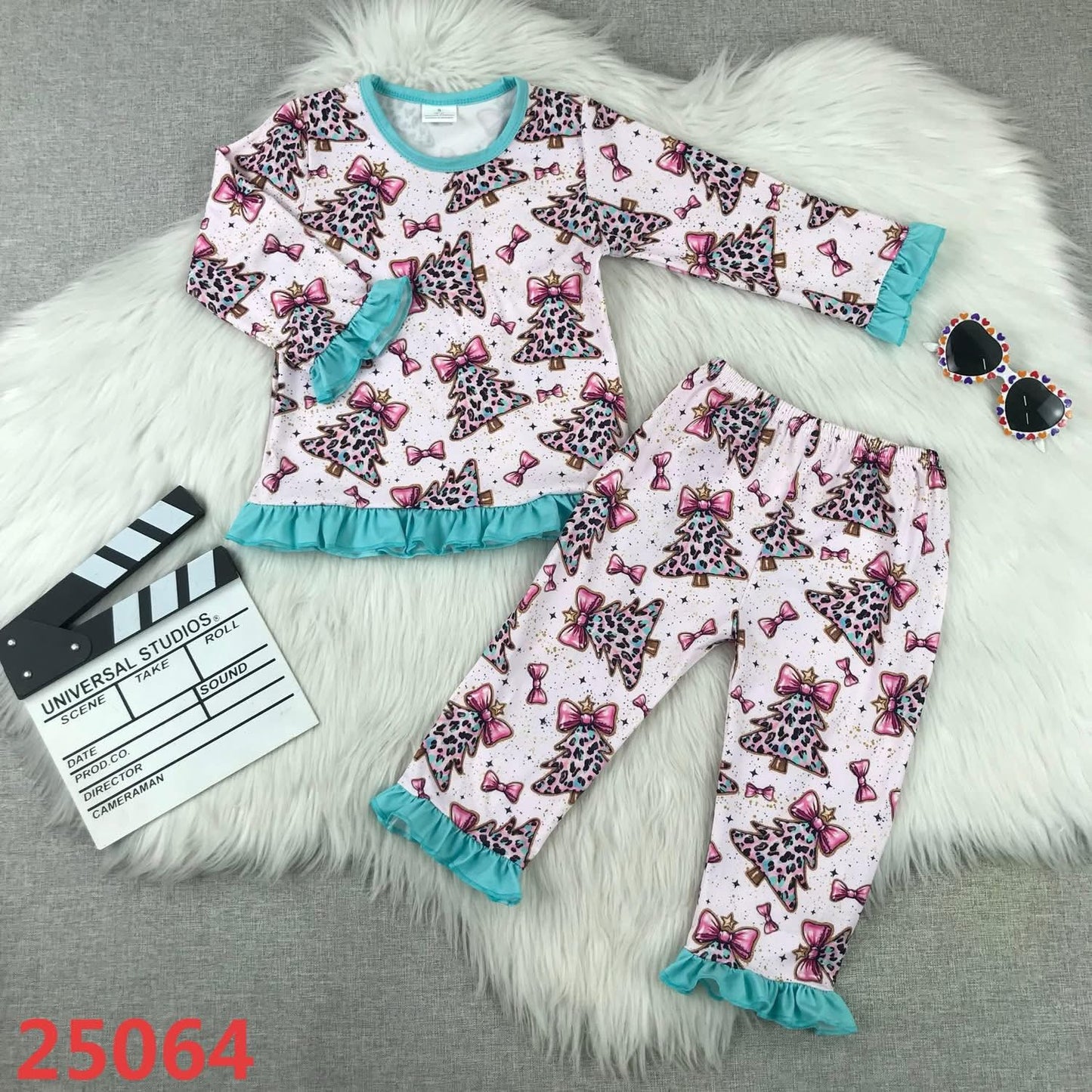 October2025preorder-Pink Christmas tree with bows, Blue trim
