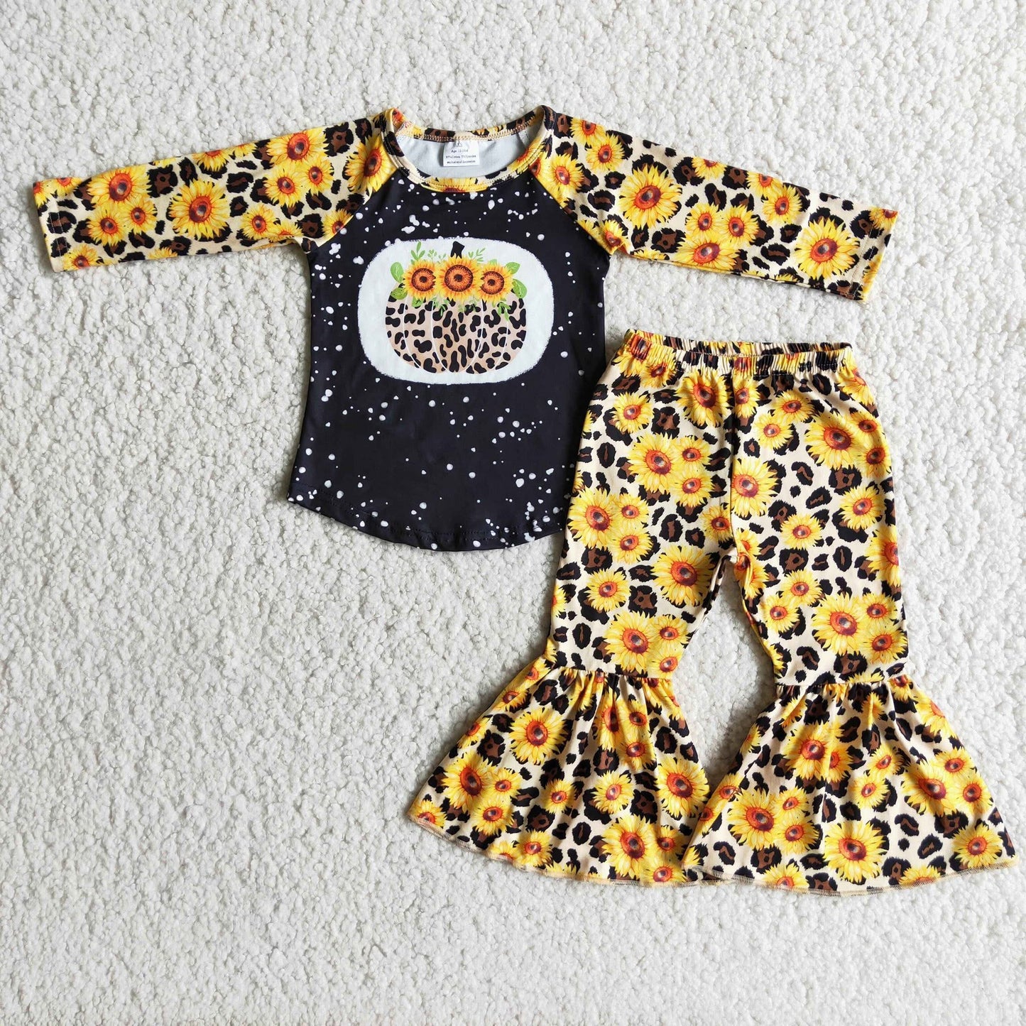 September-preorder-2025-Aier-su flower bells with black shirt