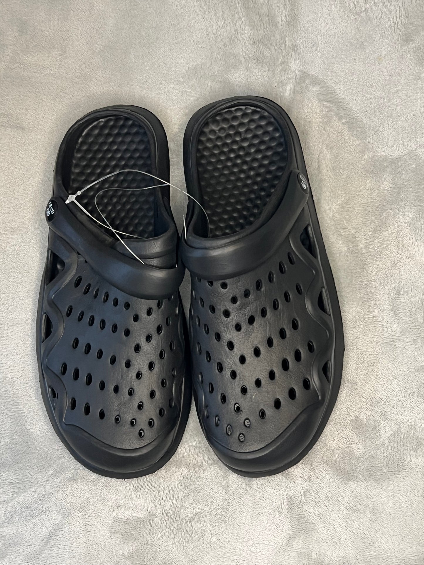 Men’s Croc like shoes