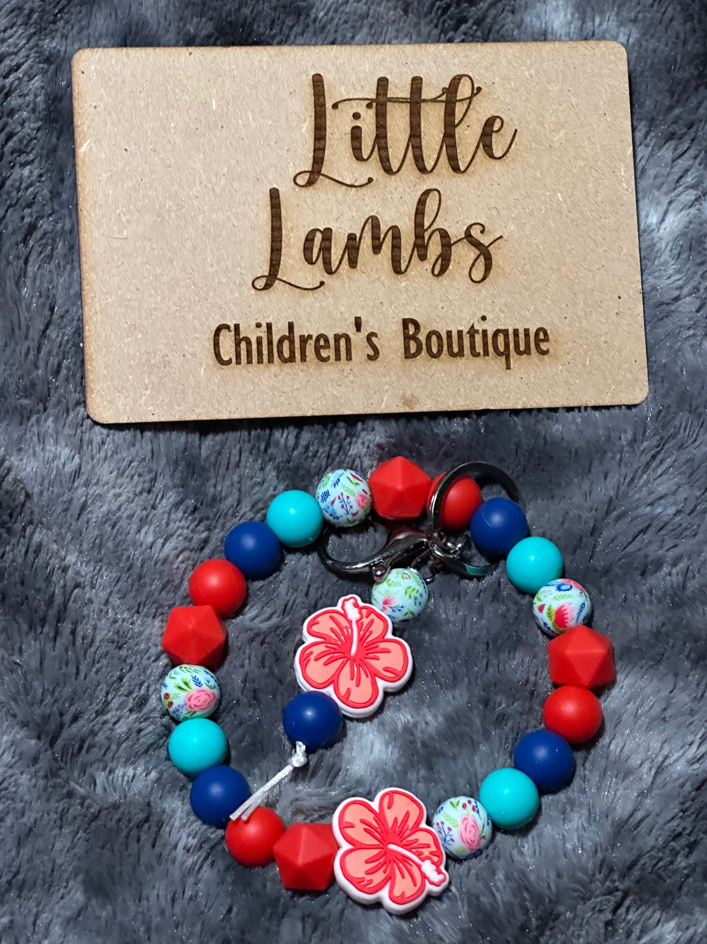 Hibiscus focal bead wristlet