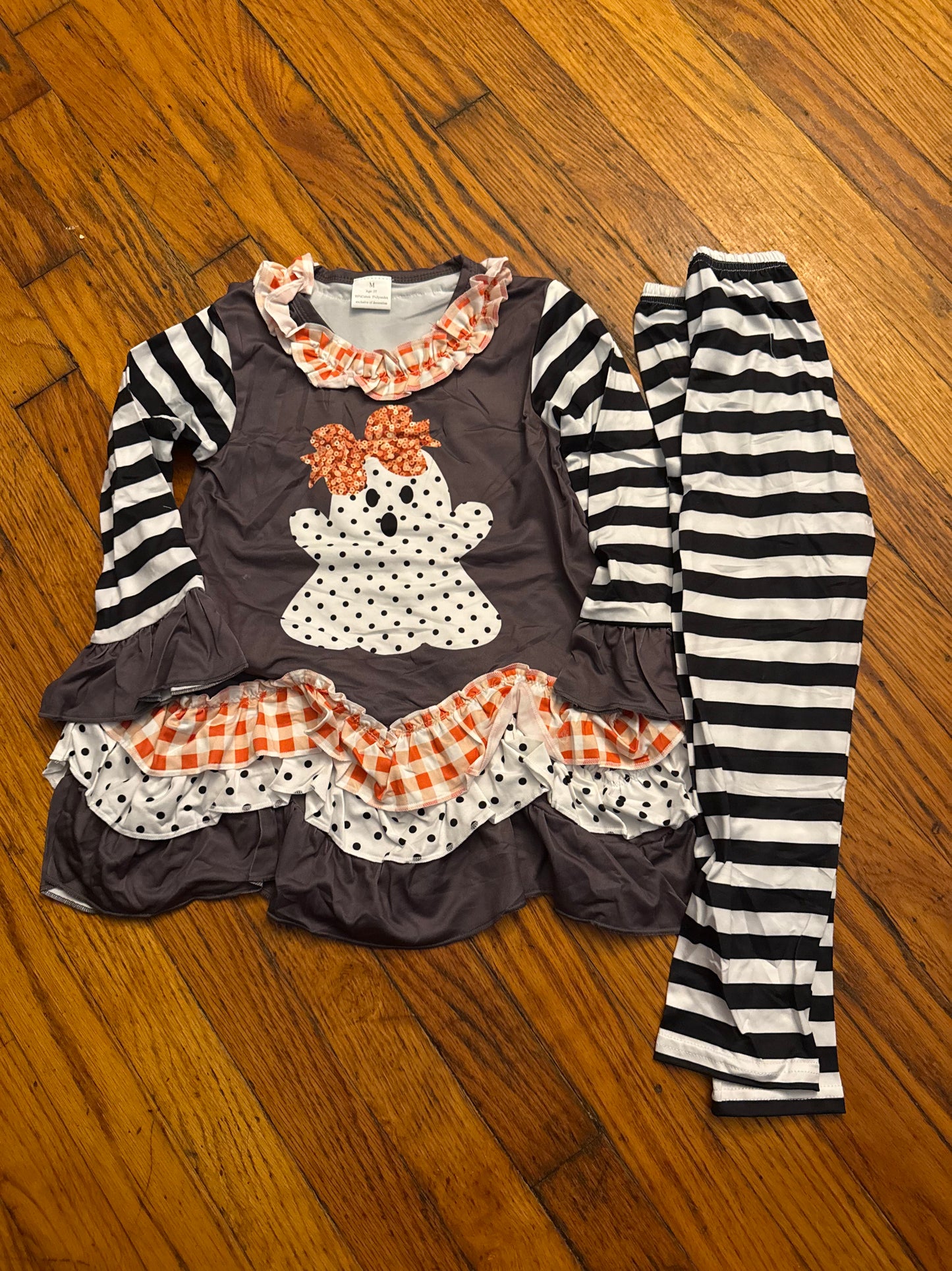 Halloweenlive2025-ghost dress with stripe pants