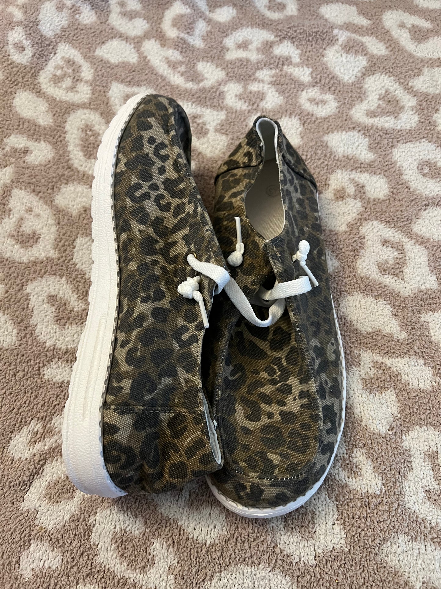 Womens Leopard Heydudes