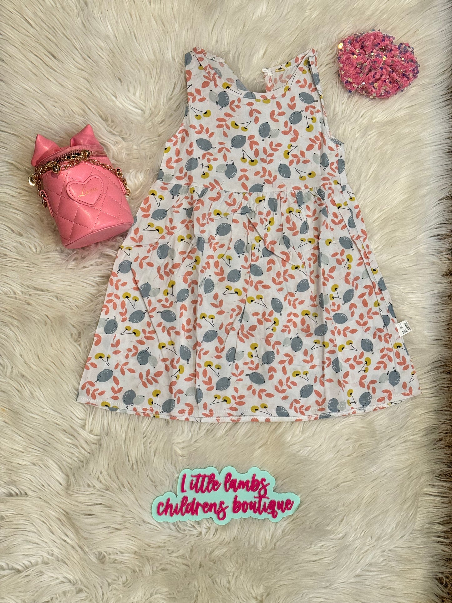 Cute dress! Pink leaves with blue flower