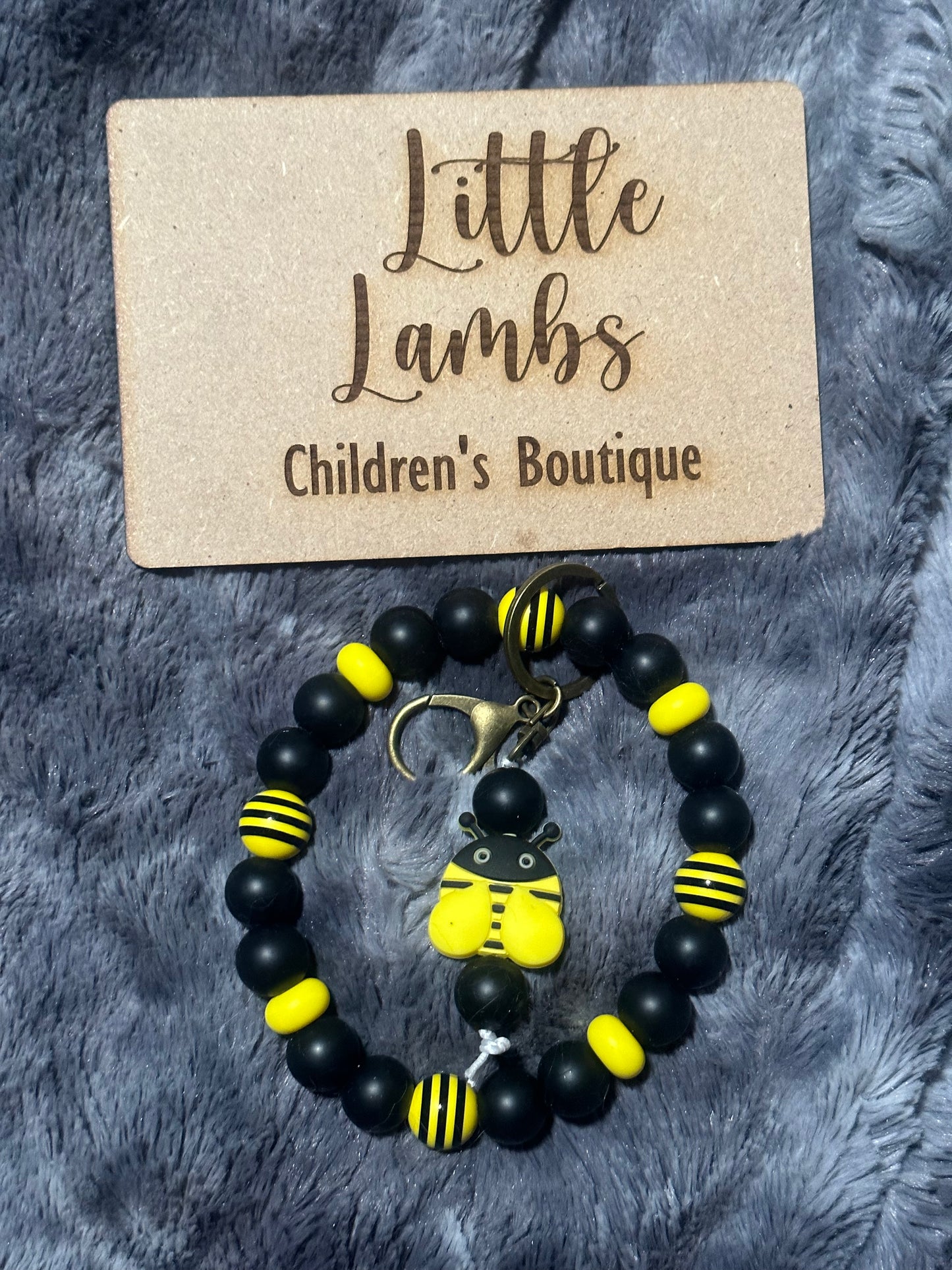 Bee 🐝 focal bead wristlet