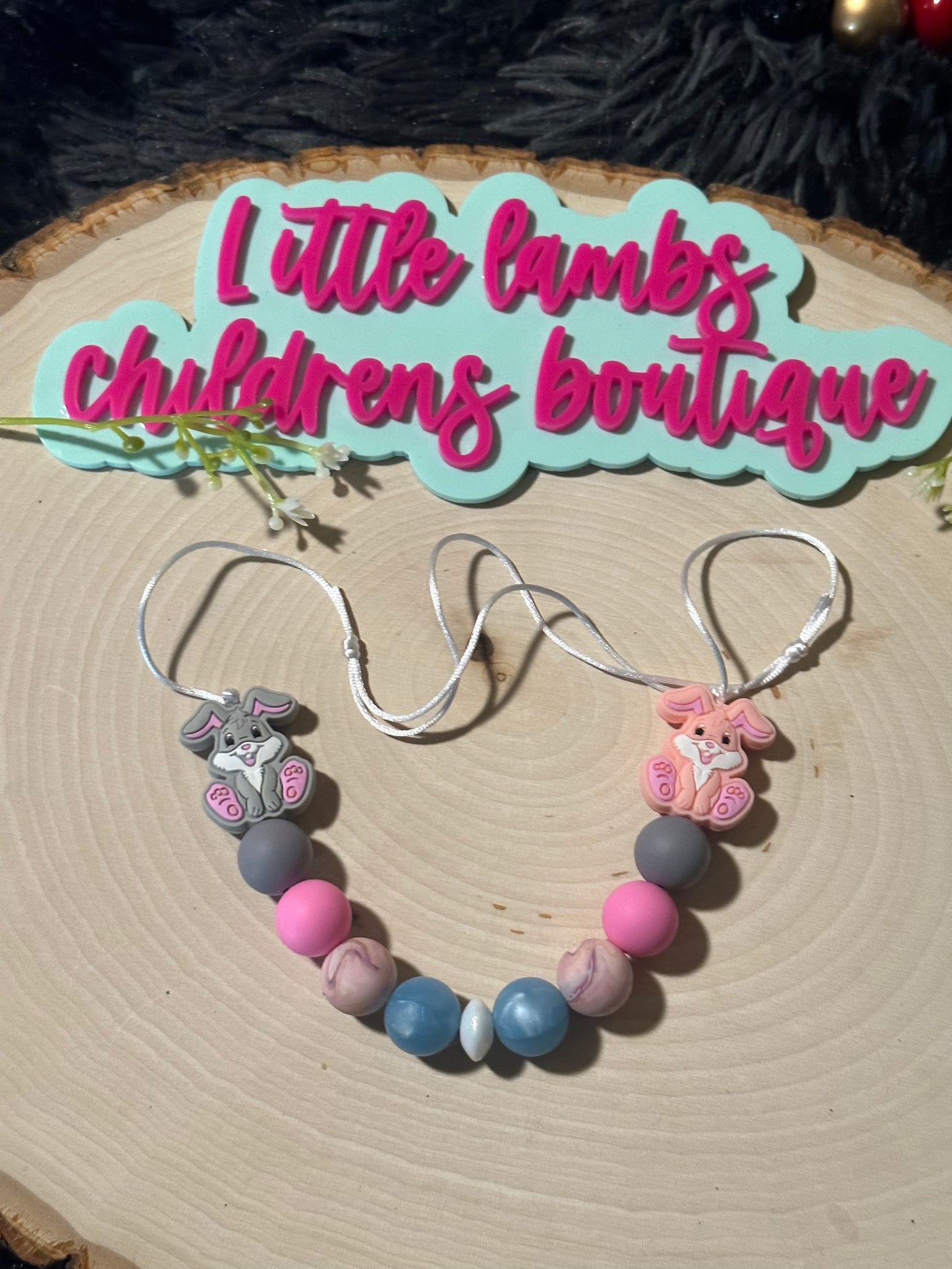 Silicone Bunny necklace grey and pink