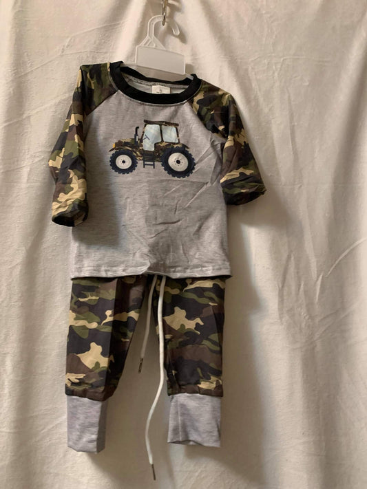 Boy’s Camo Tractor